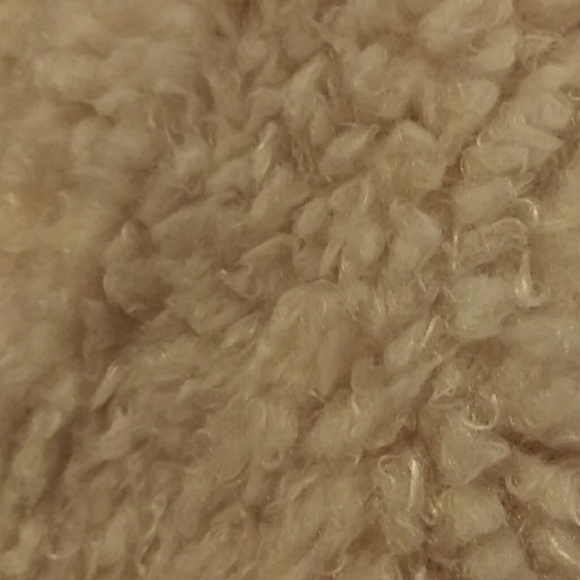 Fluffy Jacket - Picture 3 of 4